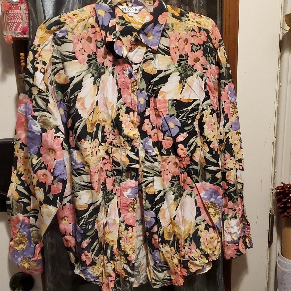 🧚‍♀️🌷 Silk Floral Blouse